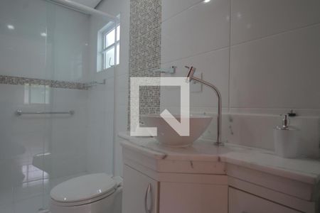 Banheiro de kitnet/studio à venda com 1 quarto, 67m² em Fátima, Canoas