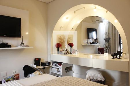 Suíte de apartamento à venda com 3 quartos, 202m² em Cambuí, Campinas