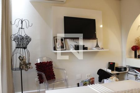 Suíte de apartamento à venda com 3 quartos, 202m² em Cambuí, Campinas