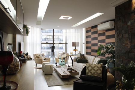 Sala de apartamento à venda com 3 quartos, 202m² em Cambuí, Campinas