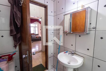 Casa à venda com 100m², 4 quartos e 2 vagasBanheiro 2