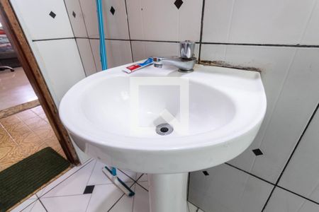 Casa à venda com 100m², 4 quartos e 2 vagasBanheiro 2