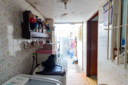 Casa à venda com 100m², 4 quartos e 2 vagasLavanderia