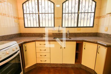 Casa para alugar com 206m², 4 quartos e 5 vagas Casa para alugar com 206m², 4 quartos e 5 vagasCozinha