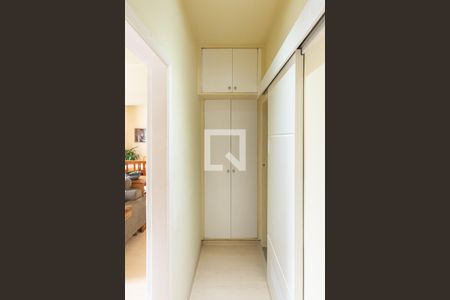 Apartamento à venda com 78m², 2 quartos e 1 vagaCorredor