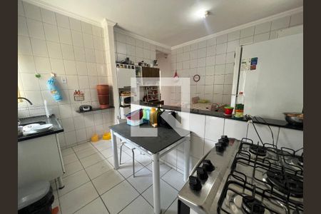 Casa à venda com 380m², 3 quartos e 2 vagasCozinha 