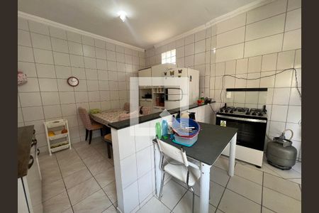 Casa à venda com 380m², 3 quartos e 2 vagasCozinha 