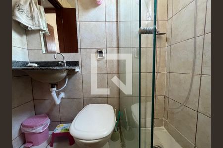 Casa à venda com 380m², 3 quartos e 2 vagasBanheiro 