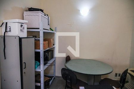 Casa à venda com 230m², 3 quartos e 2 vagasEscritório