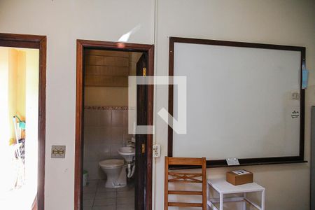 Casa à venda com 230m², 3 quartos e 2 vagasEscritório