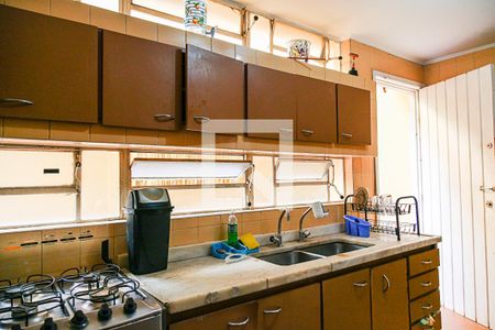 Casa à venda com 230m², 3 quartos e 2 vagasCozinha