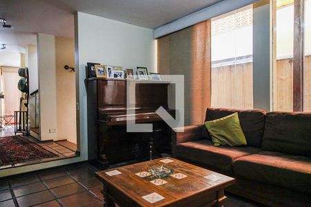 Sala de TV de casa para alugar com 3 quartos, 190m² em Chácara Santo Antônio (zona Sul), São Paulo
