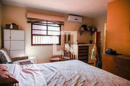 Casa à venda com 230m², 3 quartos e 2 vagasSuíte 1