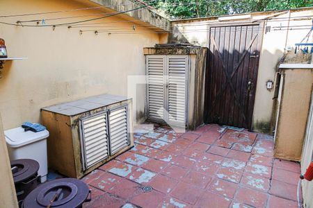 Casa à venda com 230m², 3 quartos e 2 vagasÁrea de Serviço