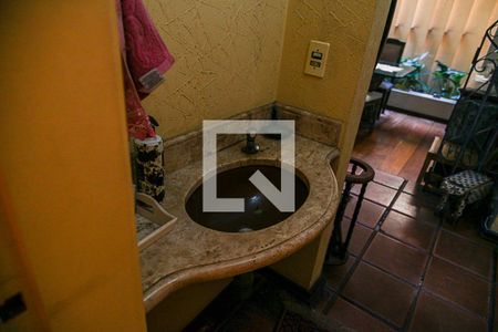 Casa à venda com 230m², 3 quartos e 2 vagasLavabo