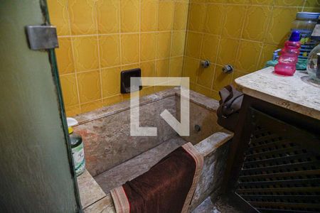 Casa à venda com 230m², 3 quartos e 2 vagasBanheiro da Suíte 1