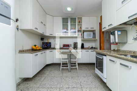 Apartamento à venda com 160m², 3 quartos e 2 vagasCozinha