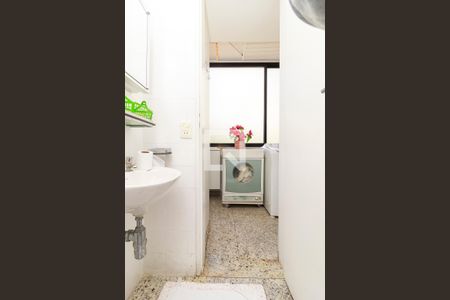 Apartamento à venda com 160m², 3 quartos e 2 vagasÁrea de Serviço - Banheiro