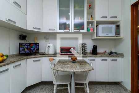 Apartamento à venda com 160m², 3 quartos e 2 vagasCozinha