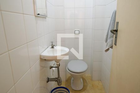 Apartamento para alugar com 220m², 3 quartos e 2 vagasBanheiro de Serviço