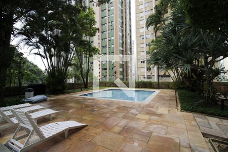 Apartamento para alugar com 150m², 3 quartos e 1 vagaÁrea comum - Piscina