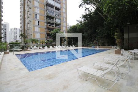 Apartamento para alugar com 150m², 3 quartos e 1 vagaÁrea comum - Piscina