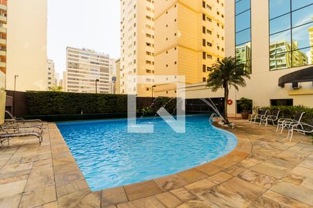 Studio à venda com 32m², 1 quarto e 1 vaga Studio à venda com 32m², 1 quarto e 1 vagaPiscina