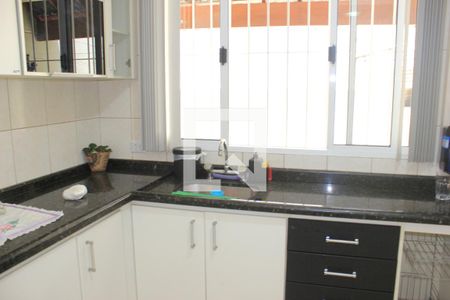Casa à venda com 199m², 3 quartos e 3 vagasCozinha