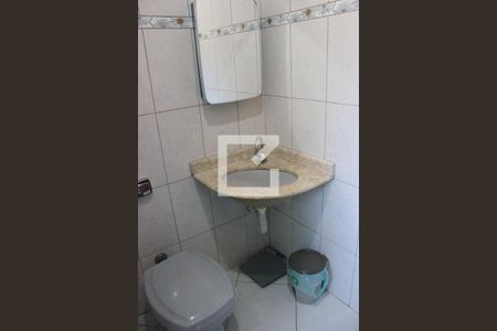 Casa à venda com 199m², 3 quartos e 3 vagasBanheiro 2