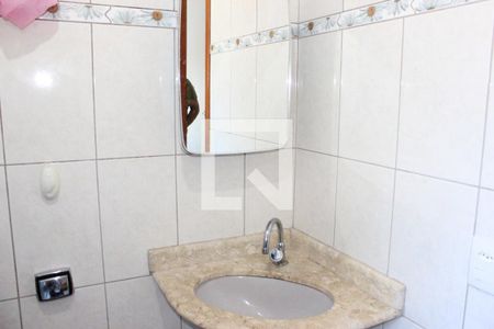 Casa à venda com 199m², 3 quartos e 3 vagasBanheiro 2