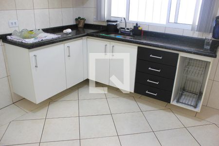 Casa à venda com 199m², 3 quartos e 3 vagasCozinha