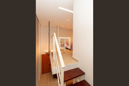 Apartamento para alugar com 75m², 1 quarto e 1 vaga Apartamento para alugar com 75m², 1 quarto e 1 vagaEscada