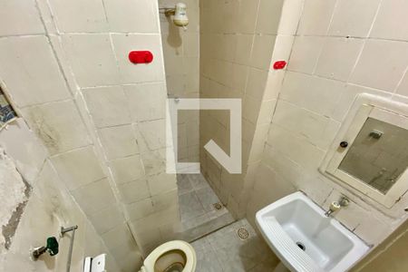Banheiro de kitnet/studio para alugar com 1 quarto, 20m² em Flamengo, Rio de Janeiro