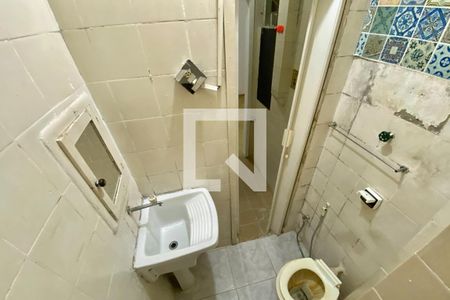 Banheiro de kitnet/studio para alugar com 1 quarto, 20m² em Flamengo, Rio de Janeiro