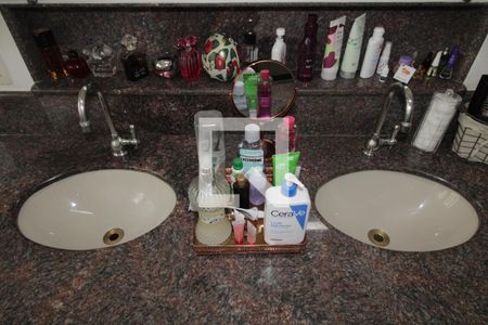 Casa para alugar com 320m², 3 quartos e 3 vagasbanheiro do Quarto 2 - suíte