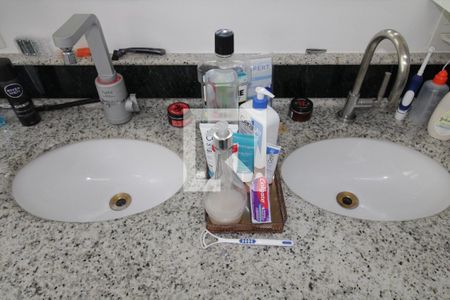 Casa para alugar com 320m², 3 quartos e 3 vagasBanheiro