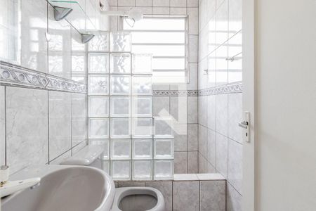 Banheiro de apartamento para alugar com 1 quarto, 52m² em Farroupilha, Porto Alegre