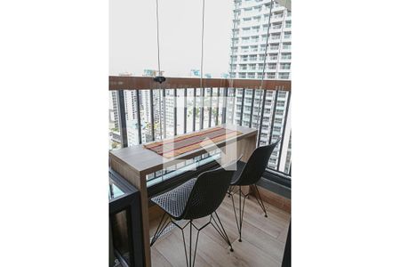 Apartamento à venda com 28m², 1 quarto e sem vaga Apartamento à venda com 28m², 1 quarto e sem vagaVaranda