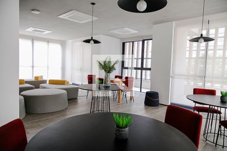 Apartamento à venda com 28m², 1 quarto e sem vaga Apartamento à venda com 28m², 1 quarto e sem vagaÁrea comum - Salão de festas