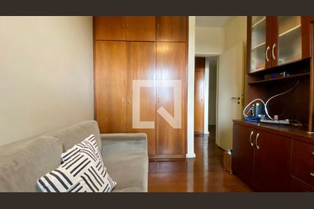 Apartamento à venda com 139m², 4 quartos e 3 vagasQuarto 3