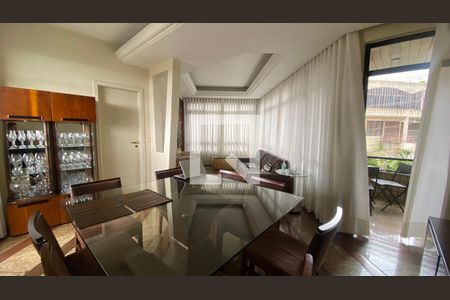 Apartamento à venda com 139m², 4 quartos e 3 vagasSala