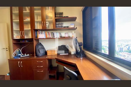 Apartamento à venda com 139m², 4 quartos e 3 vagasQuarto 3