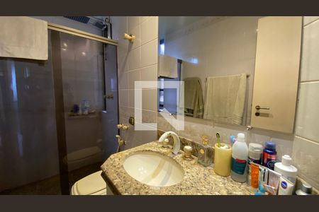 Apartamento à venda com 139m², 4 quartos e 3 vagasBanheiro Social