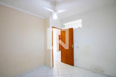 Quarto 1 de casa para alugar com 2 quartos, 65m² em Jardim Ipanema, Santo André