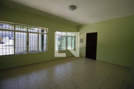 Sala 1 de casa para alugar com 4 quartos, 125m² em Butantã, São Paulo
