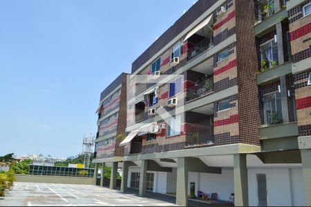 Apartamento para alugar com 75m², 1 quarto e 2 vagas Apartamento para alugar com 75m², 1 quarto e 2 vagasFachada