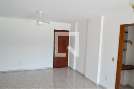 Sala de apartamento para alugar com 1 quarto, 75m² em Pechincha, Rio de Janeiro