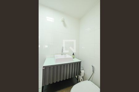 Apartamento à venda com 76m², 2 quartos e 1 vaga Apartamento à venda com 76m², 2 quartos e 1 vagaBanheiro Social