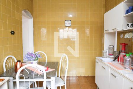 Casa à venda com 405m², 2 quartos e 2 vagasCozinha