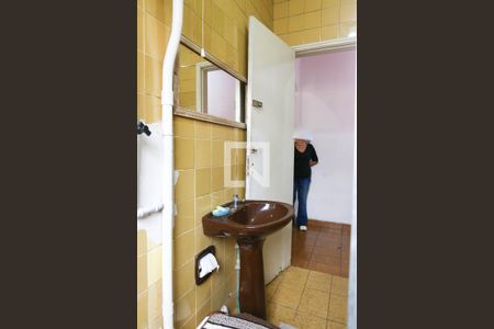 Casa à venda com 405m², 2 quartos e 2 vagasBanheiro